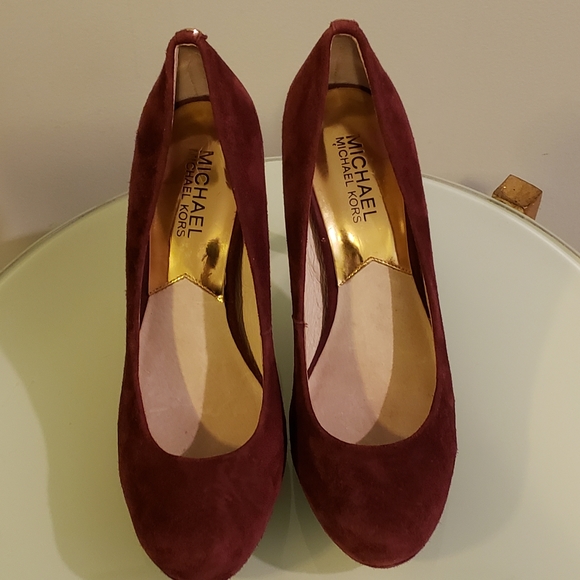 Michael by Michael Kors York Suede Platform Pumps - Picture 2 of 8